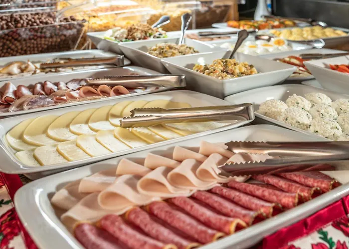 Zbójecki Dwór - ATRAKCYJNE PAKIETY ŚWIĄTECZNE I NOWOROCZNE Przy Pobycie Na 4 Noce Wejście Do SAUNY GRATIS - Blisko Basenów Termalnych I Szlaków GórskichPensjonat